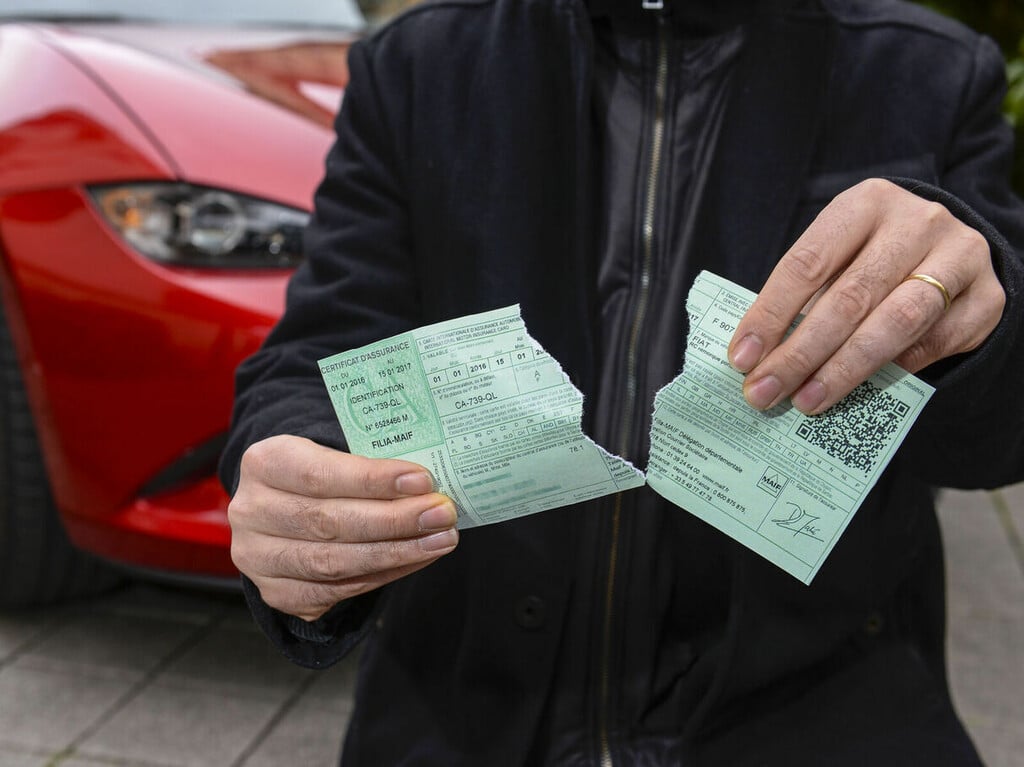 découvrez les erreurs courantes que les auto-entrepreneurs commettent en matière d'assurance. apprenez comment éviter ces pièges pour protéger votre activité et optimiser votre couverture. ne laissez pas ces erreurs vous coûter cher !