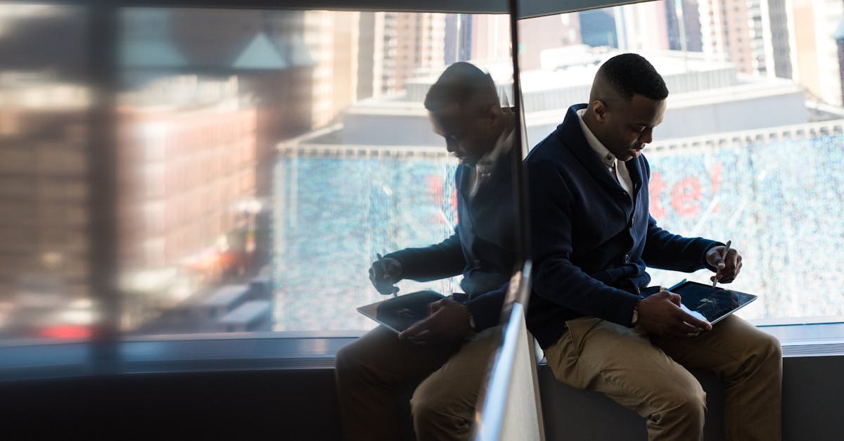 découvrez notre espace professionnel moderne, conçu pour favoriser la collaboration et l'innovation. profitez d'un environnement inspirant, équipé des dernières technologies et d'espaces flexibles pour répondre à vos besoins d'affaires.