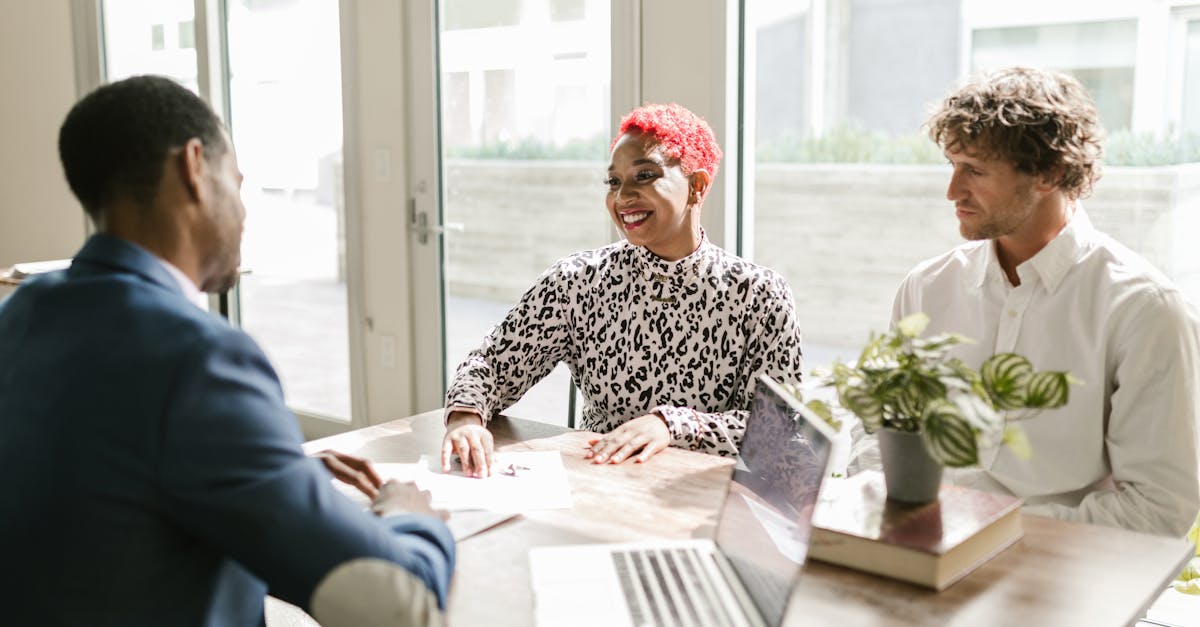 découvrez les avantages d'un compte bancaire professionnel pour optimiser la gestion financière de votre entreprise. comparez les offres des banques, bénéficiez de services adaptés et simplifiez vos opérations bancaires au quotidien.