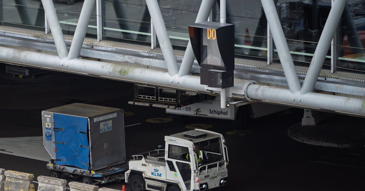 assurez vos marchandises en transit avec notre assurance transport. protégez vos biens des risques de perte ou de dommages tout au long de leur acheminement. obtenez une couverture adaptée à vos besoins et voyagez l'esprit tranquille.